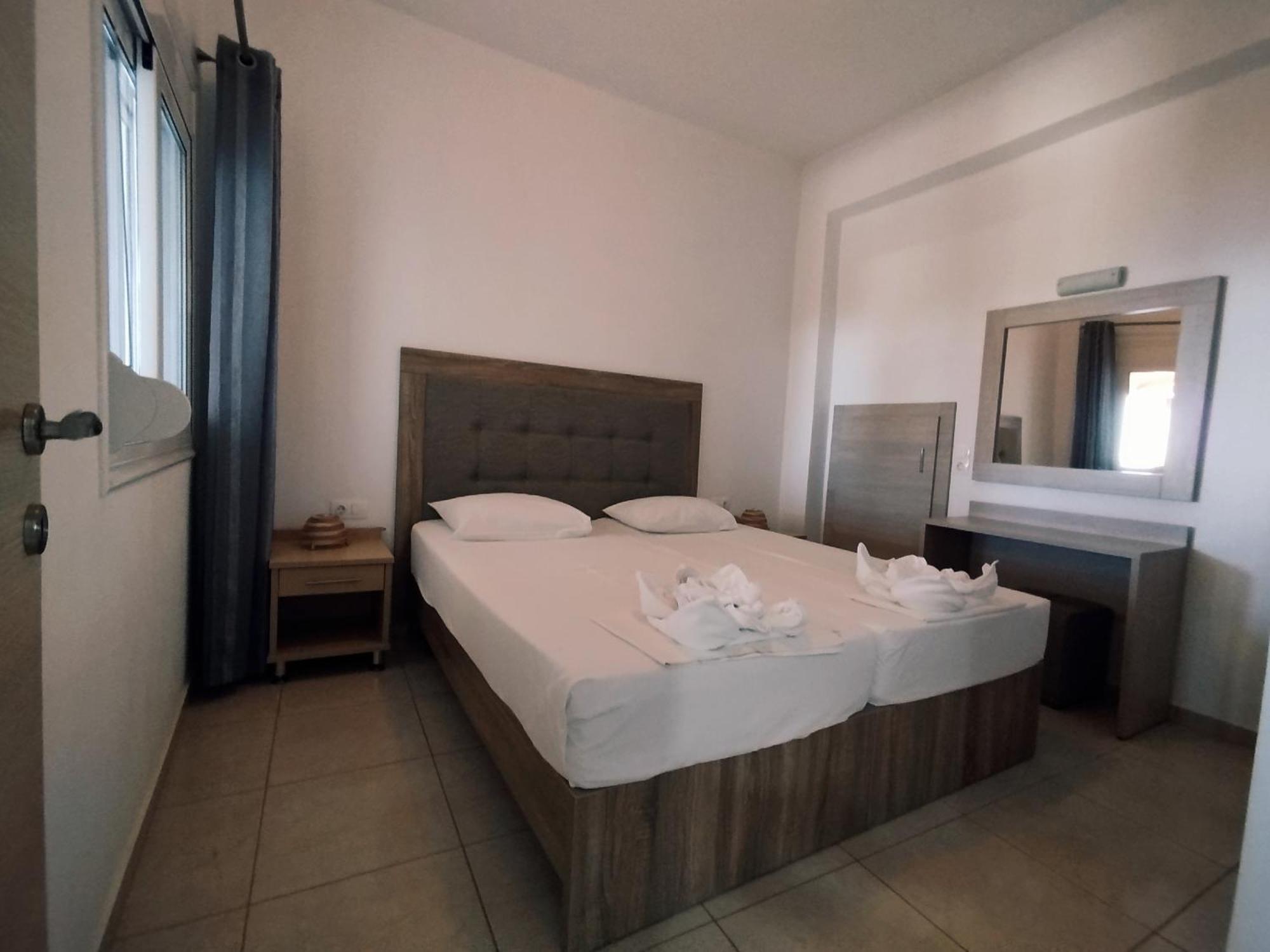 Alexena Apartments Agia Galini  Luaran gambar